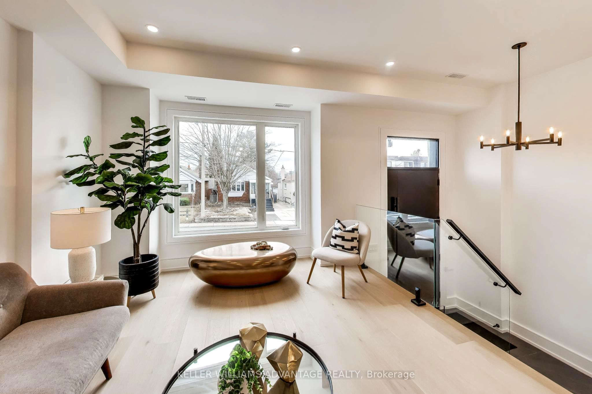 Additional image 5 of 104 Yardley Avenue, Toronto, ON, M4B 2B1