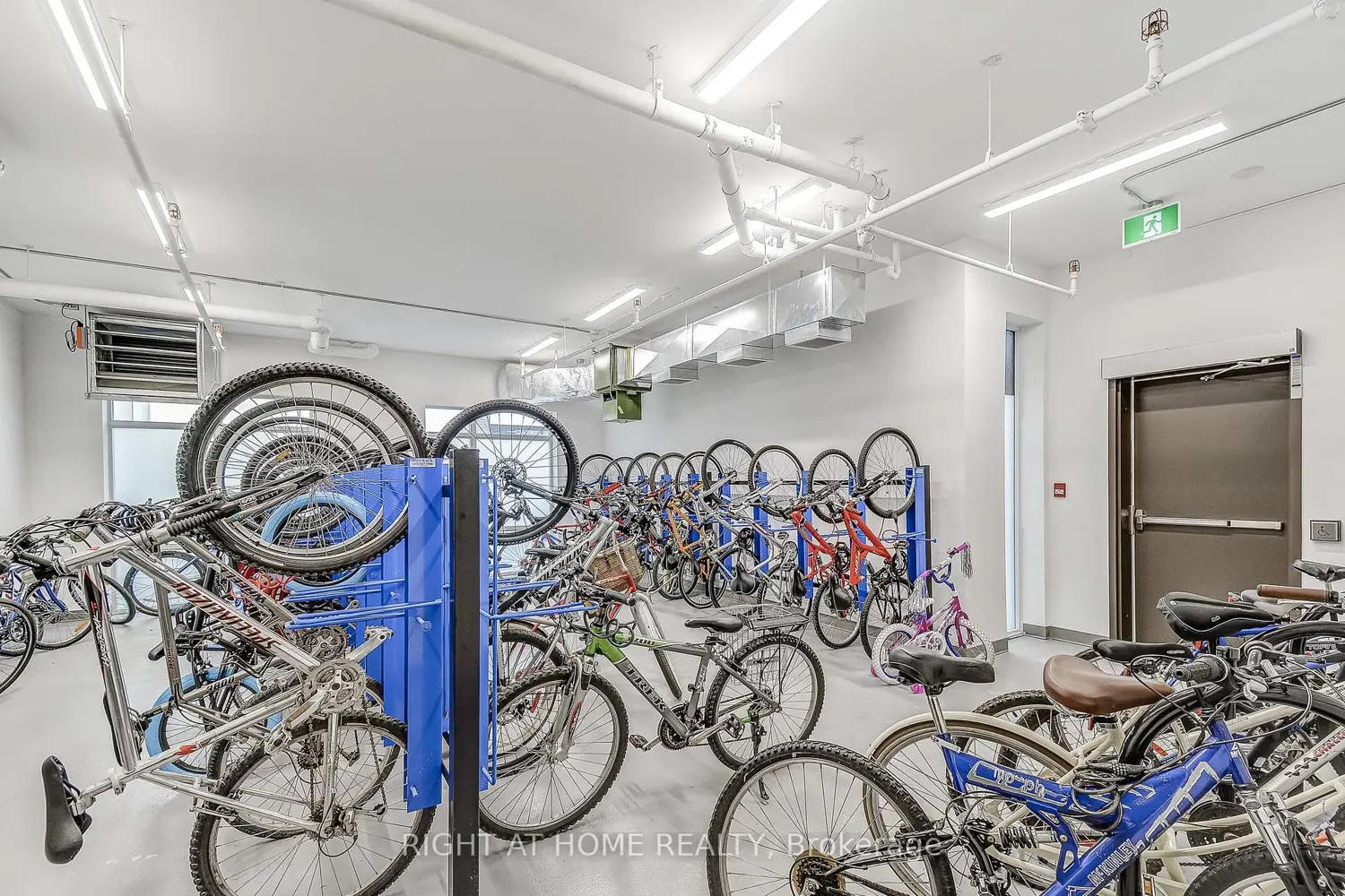 Additional image 13 of 470 Dundas Street 604