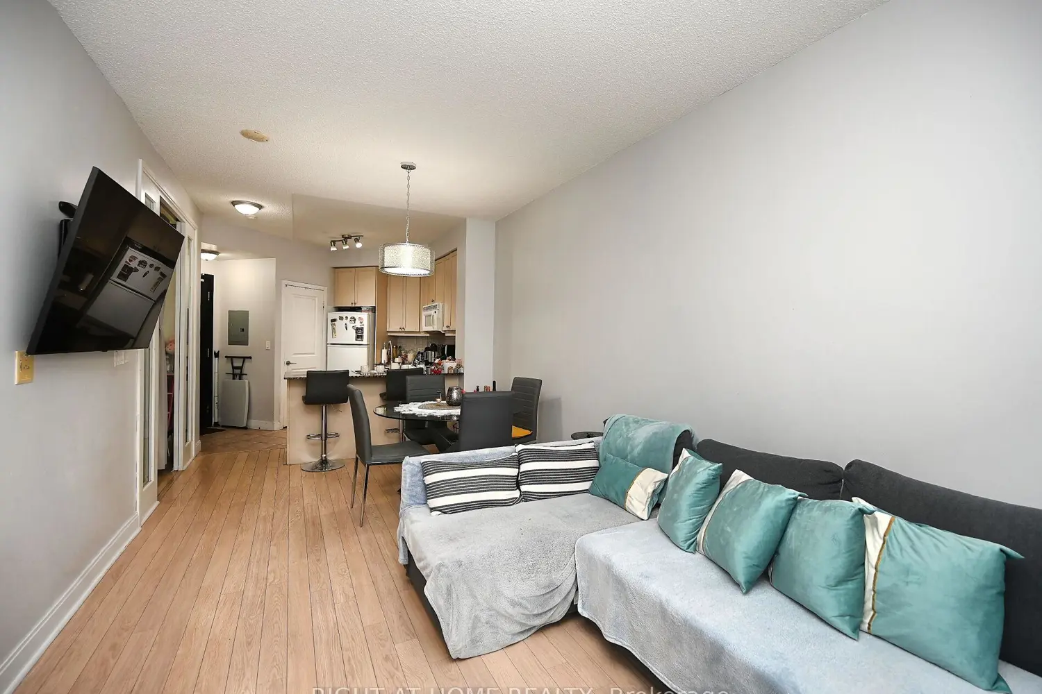 Additional image 5 of 90 Absolute Avenue 908