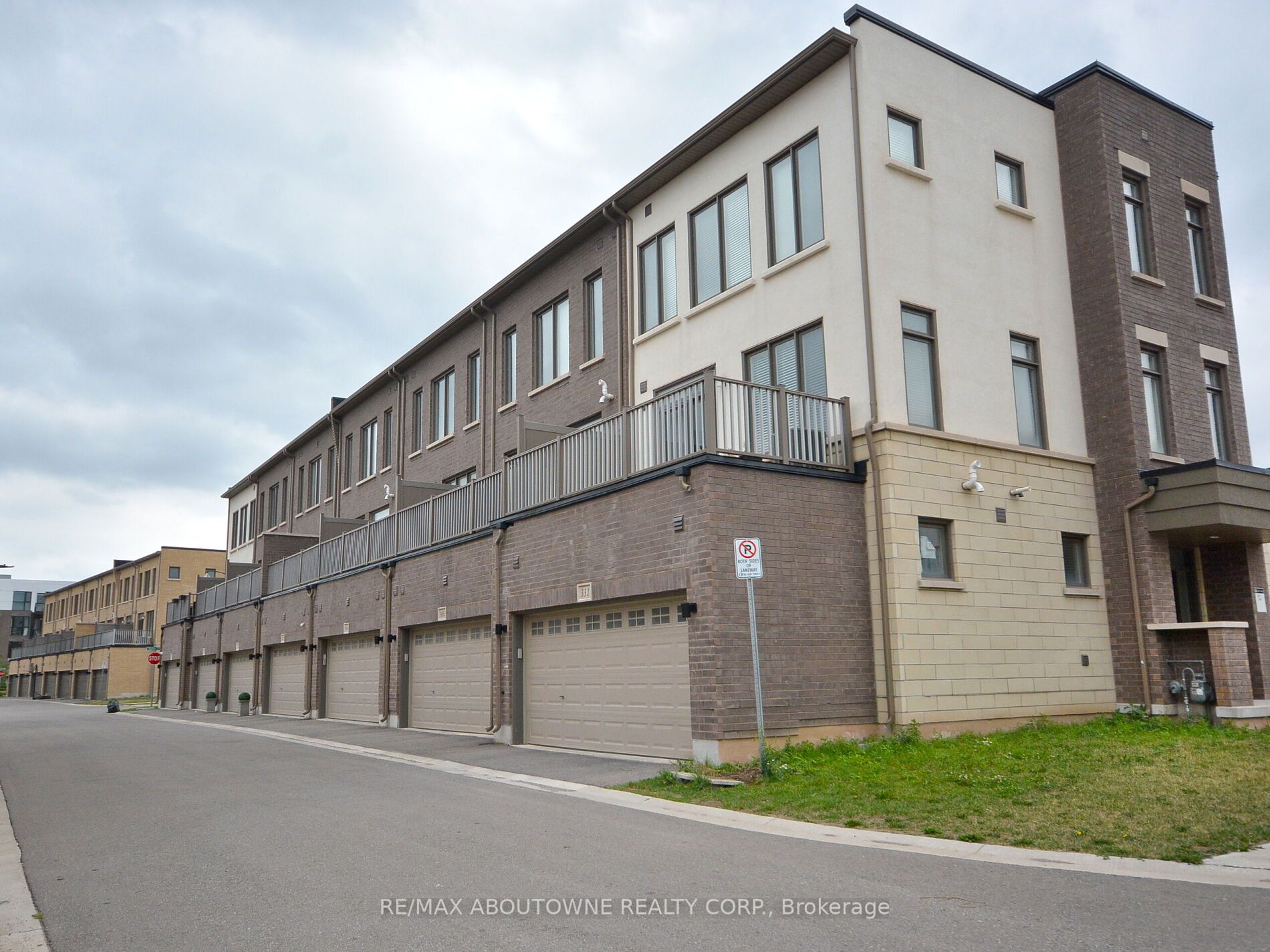 Additional image 3 of 331 Squire Crescent, Oakville, ON, L6H 0L9