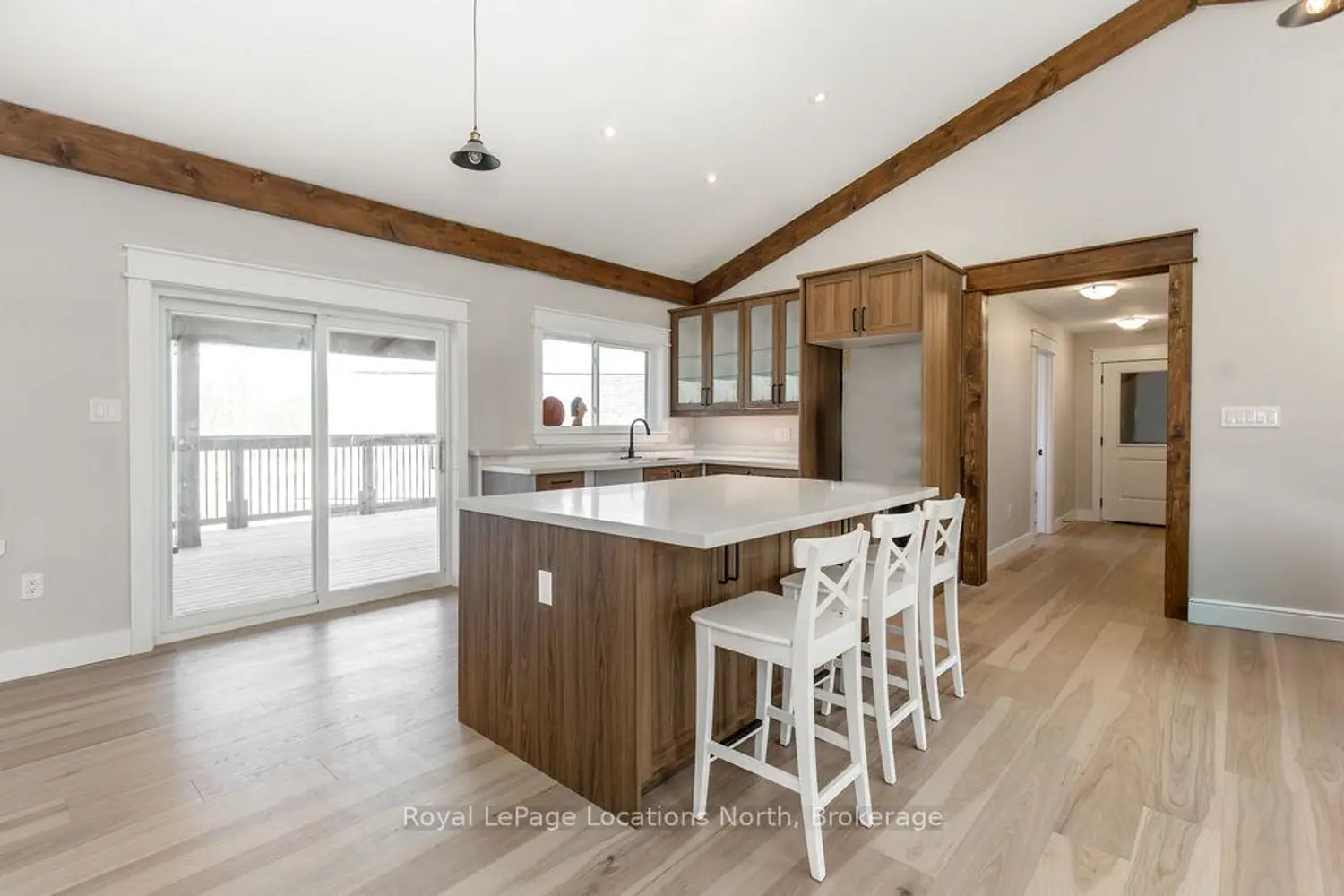 Additional image 16 of 5385 8 Line