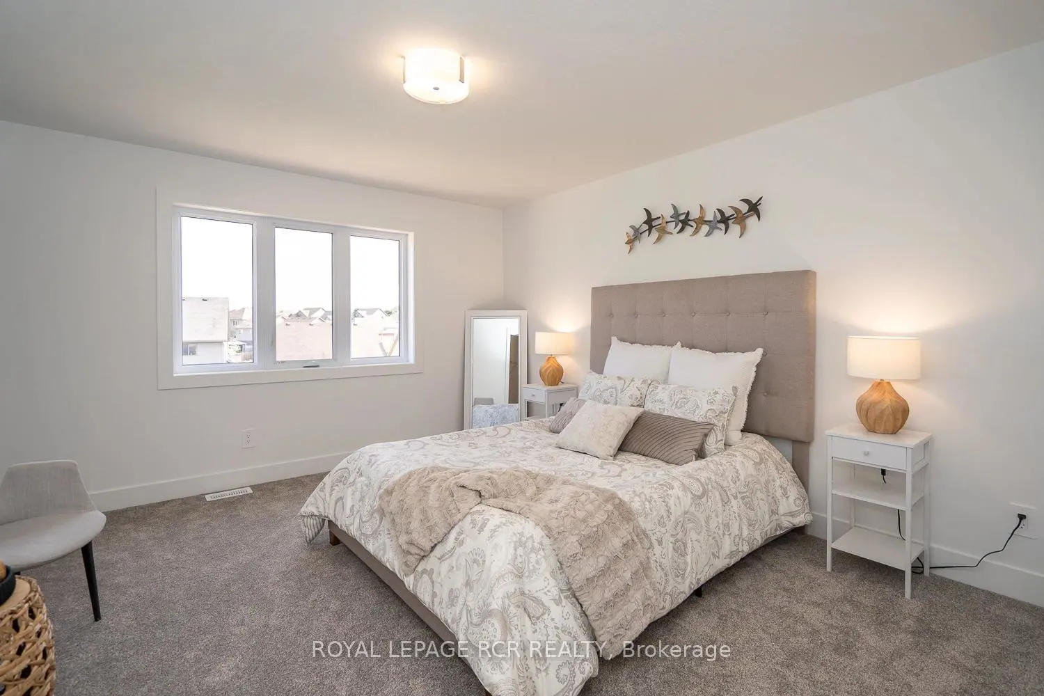 Additional image 11 of 690 Broadway Avenue 8