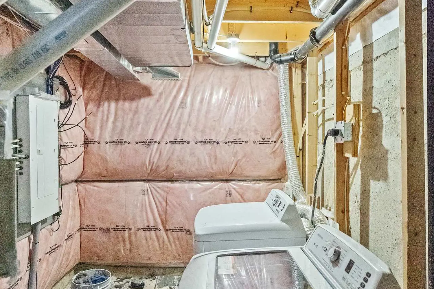 Additional image 19 of 811 Sarnia Road 56