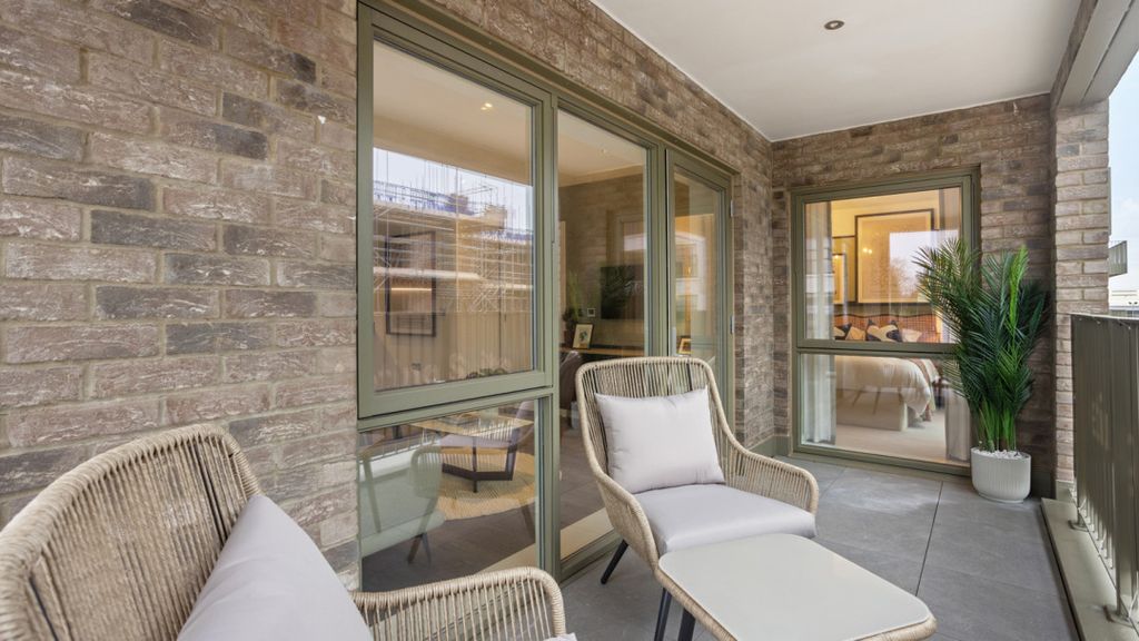 Additional image 7 of 2 bed flat for saleNewmarket Road, Cambridge CB5