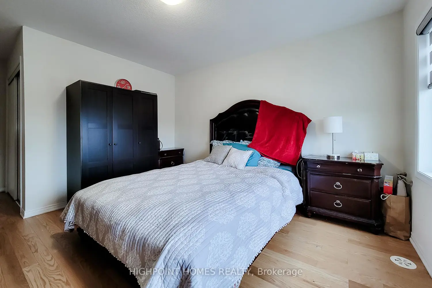 Additional image 14 of 36 Utter Place