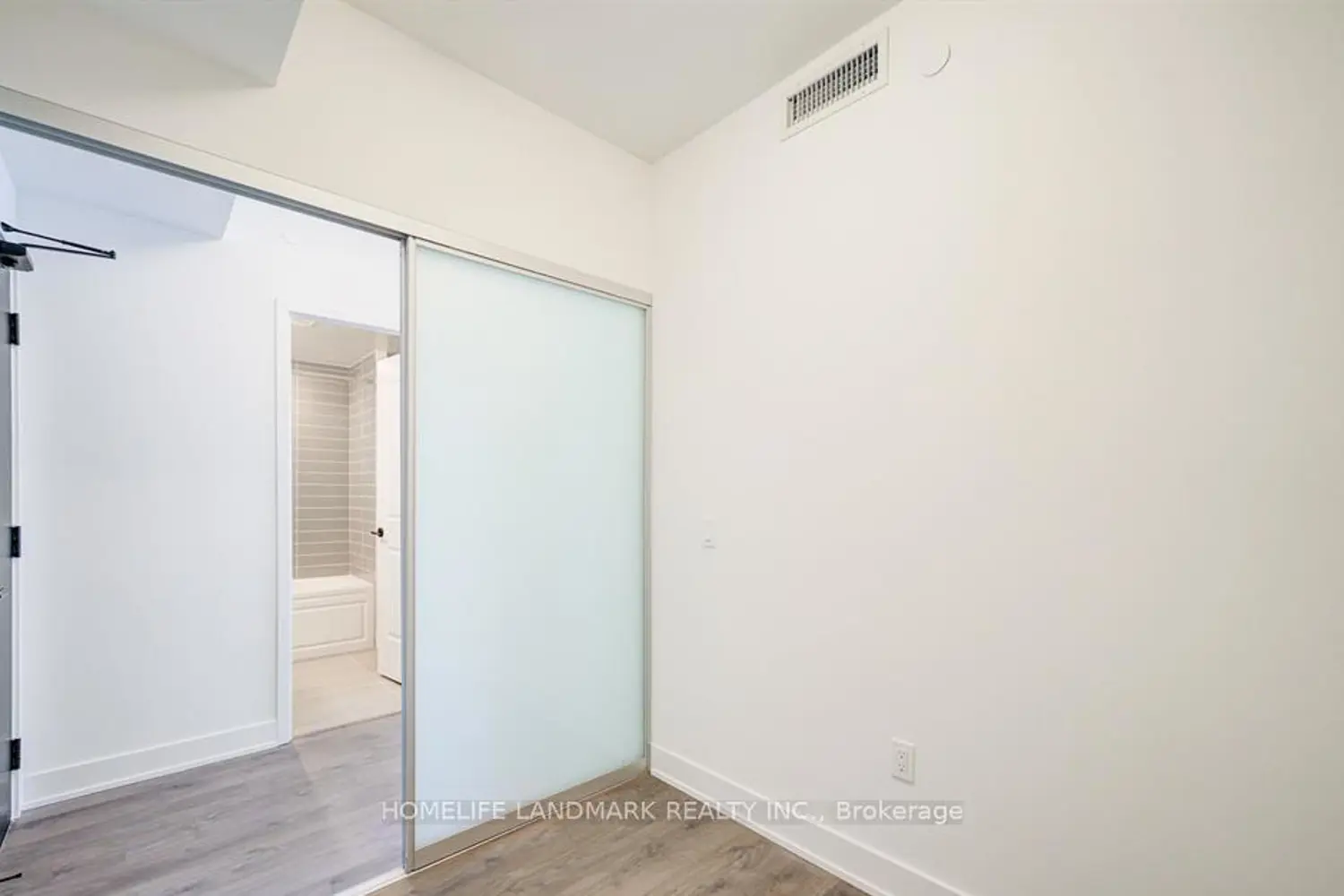 Additional image 3 of 2333 Khalsa Gate 313