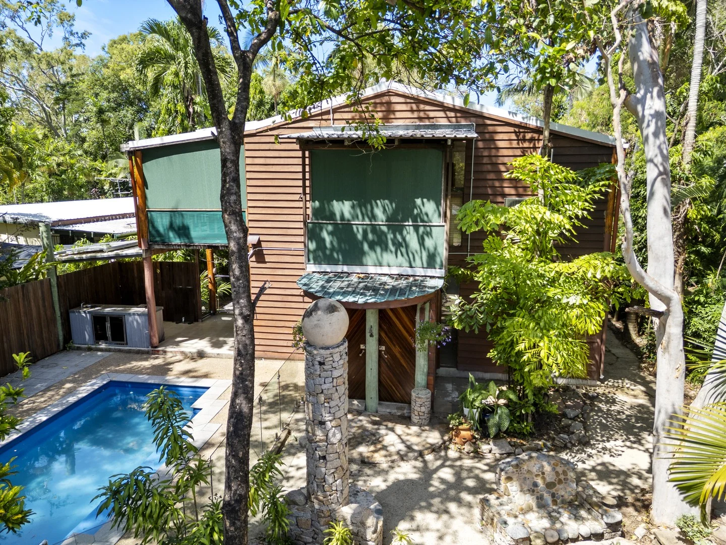 13 Murray Street, Nelly Bay QLD 4819