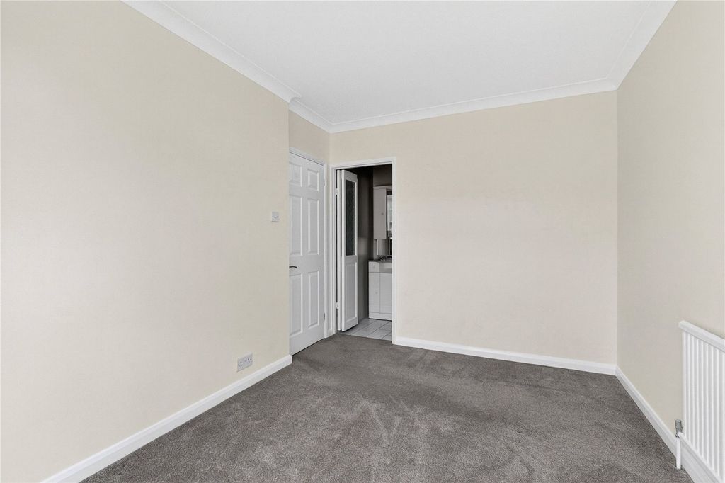 Additional image 9 of 2 bed flat for saleEllesmere Road, Weybridge, Surrey KT13