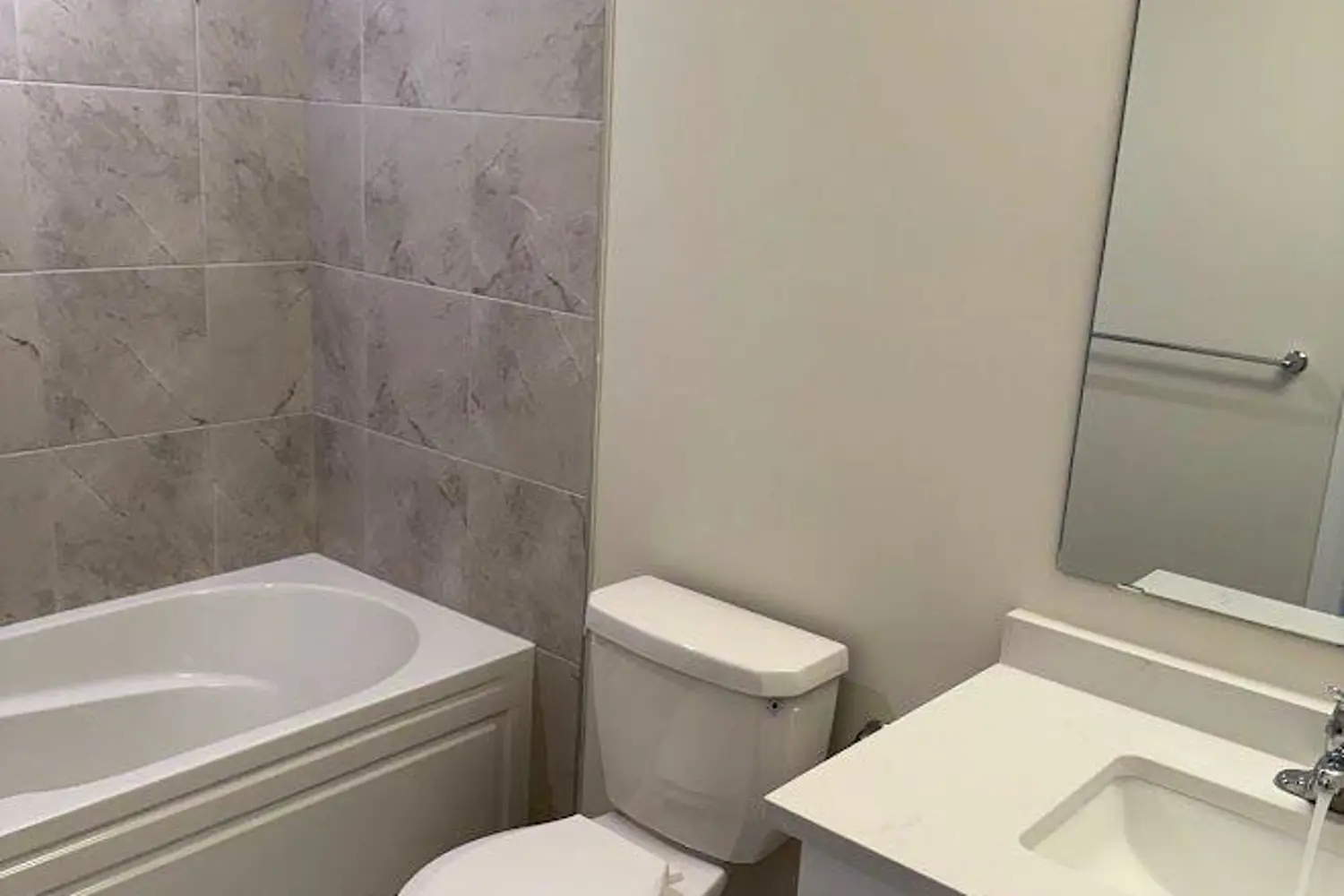 Additional image 15 of 660 Colborne Street 41