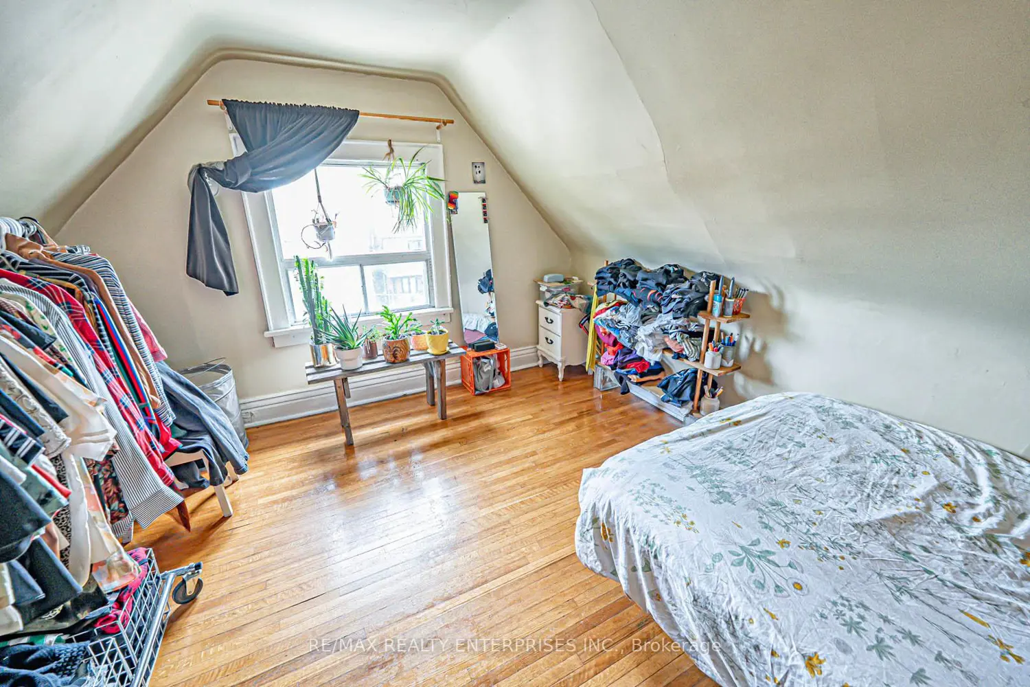 Additional image 8 of 914 Dovercourt Road