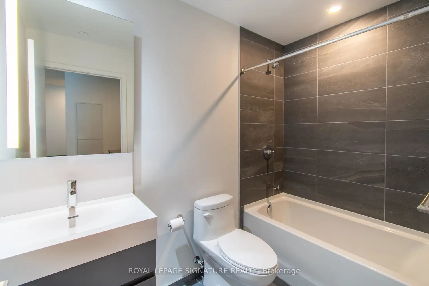 Additional image 10 of 39 Mary Street 2201