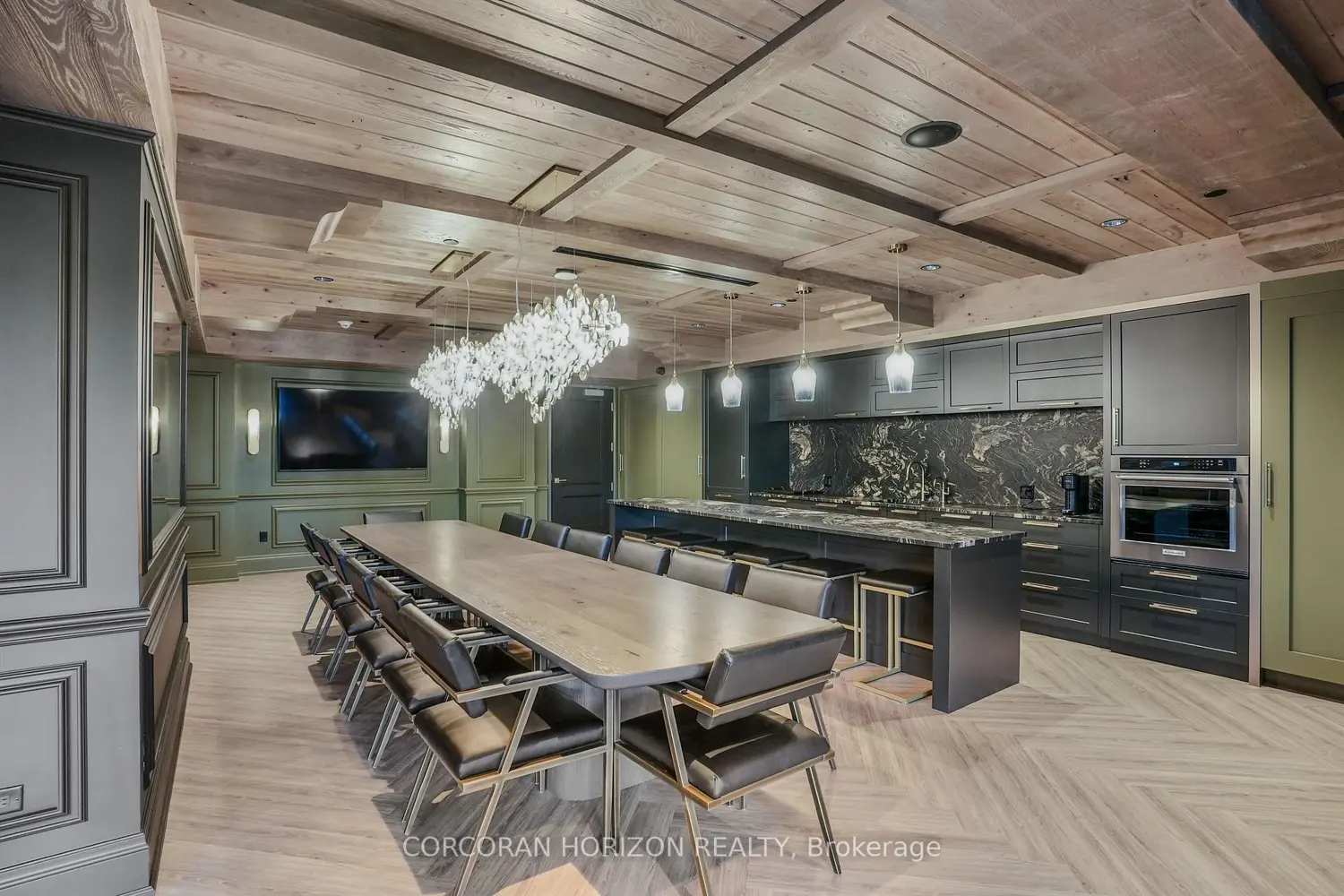 Additional image 14 of 6523 Wellington 7 Road 32