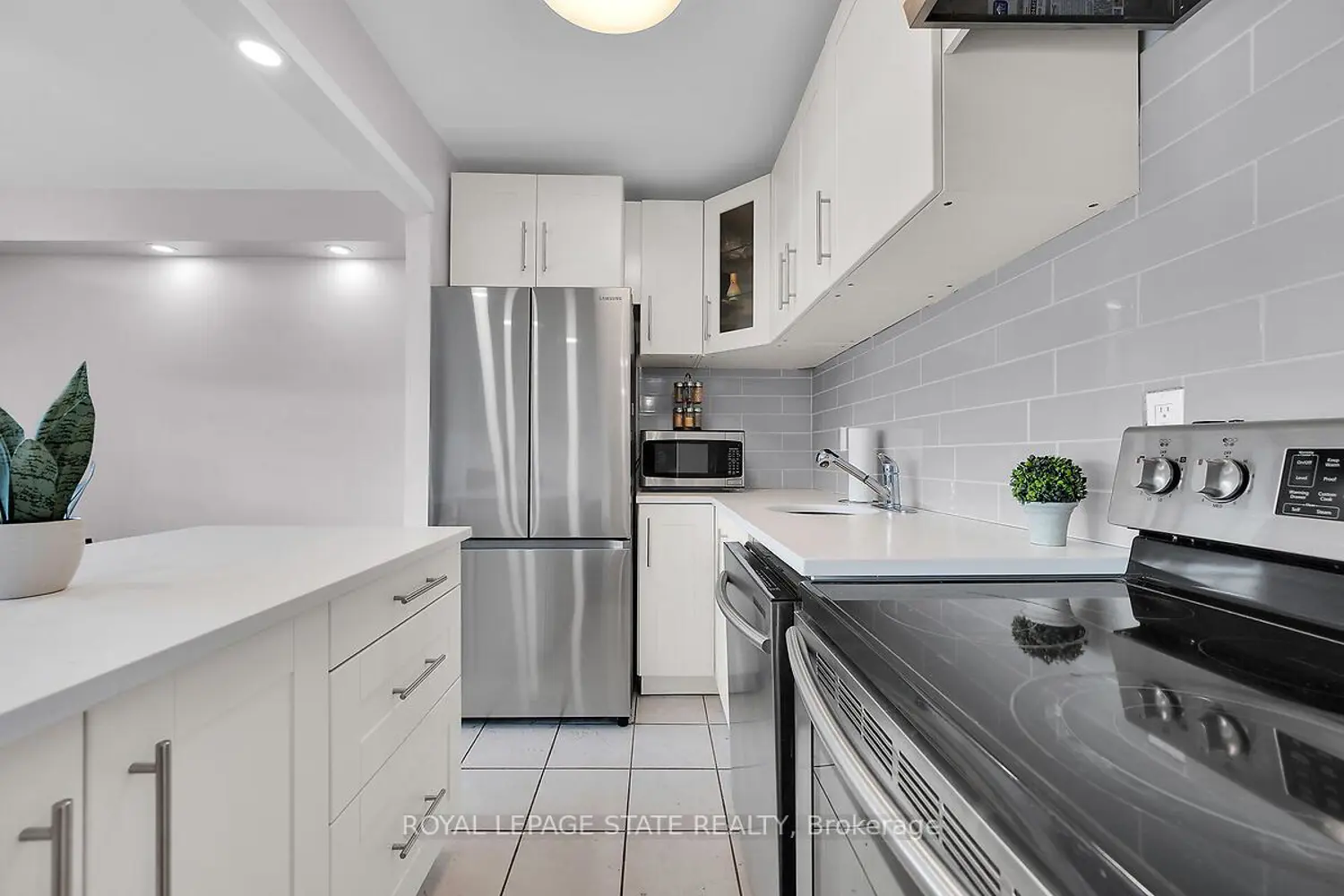 Additional image 8 of 15 Albright Road 811