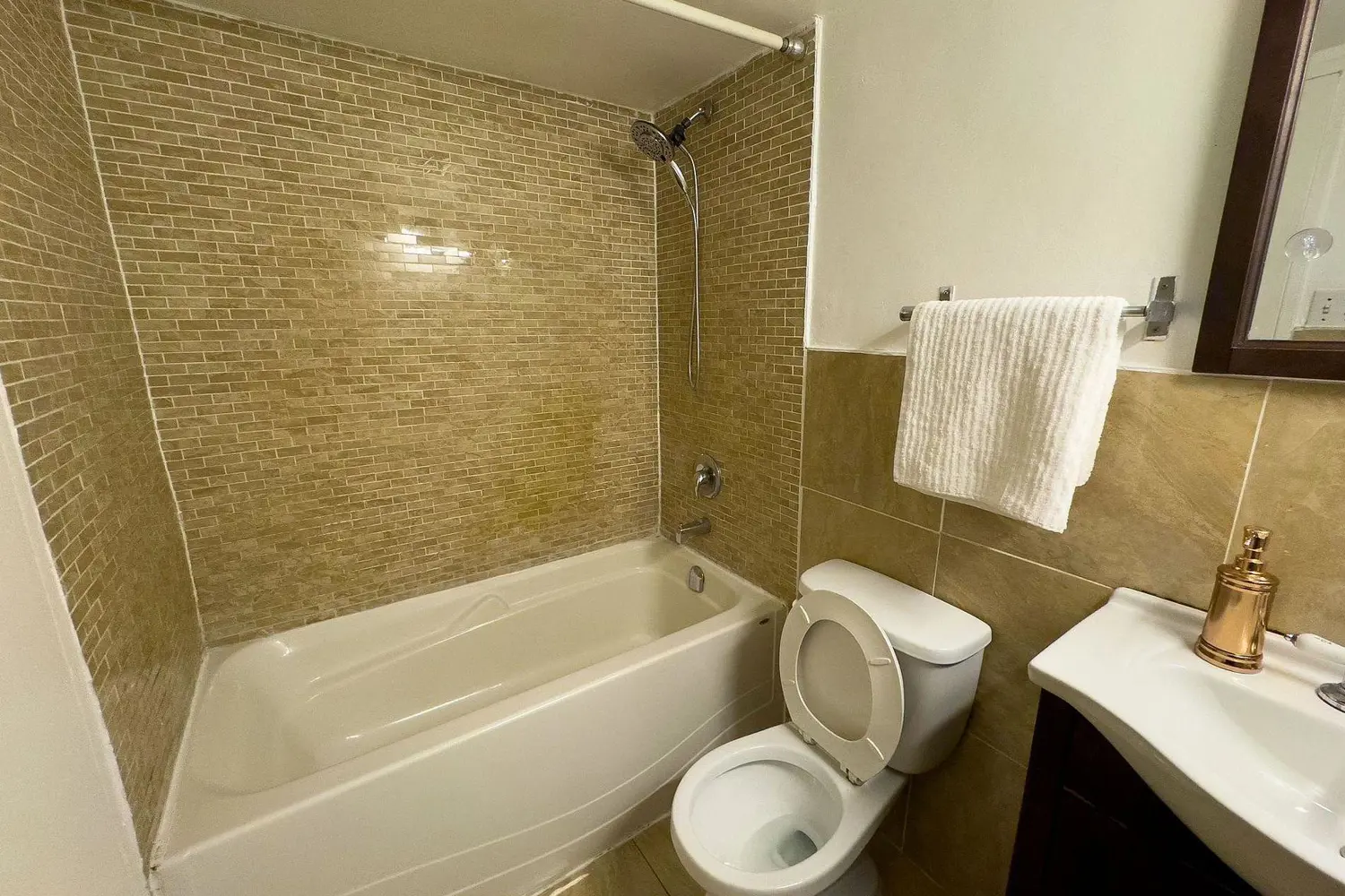 Additional image 17 of 3120 Kirwin Avenue 908