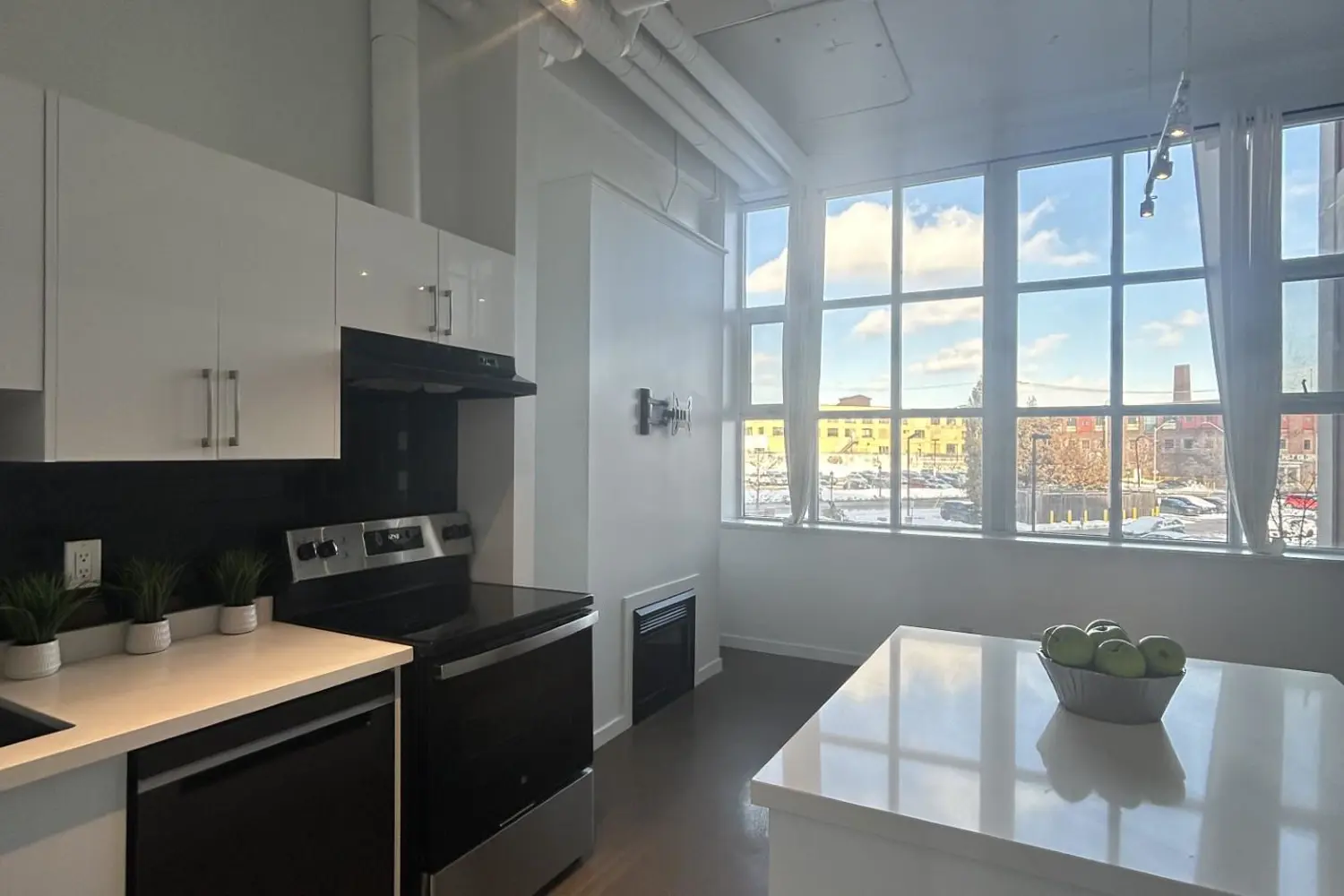 Additional image 3 of 410 King Street 207