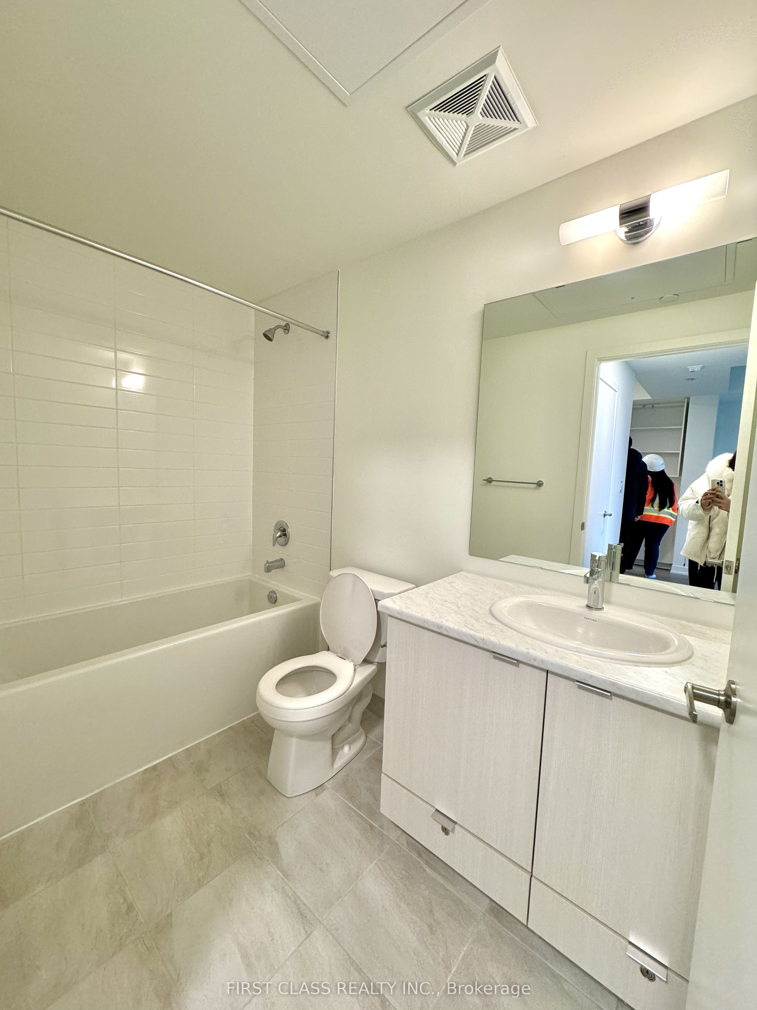 Additional image 3 of 301-165 Canon Jackson Drive, Toronto, ON, M6M 2G1