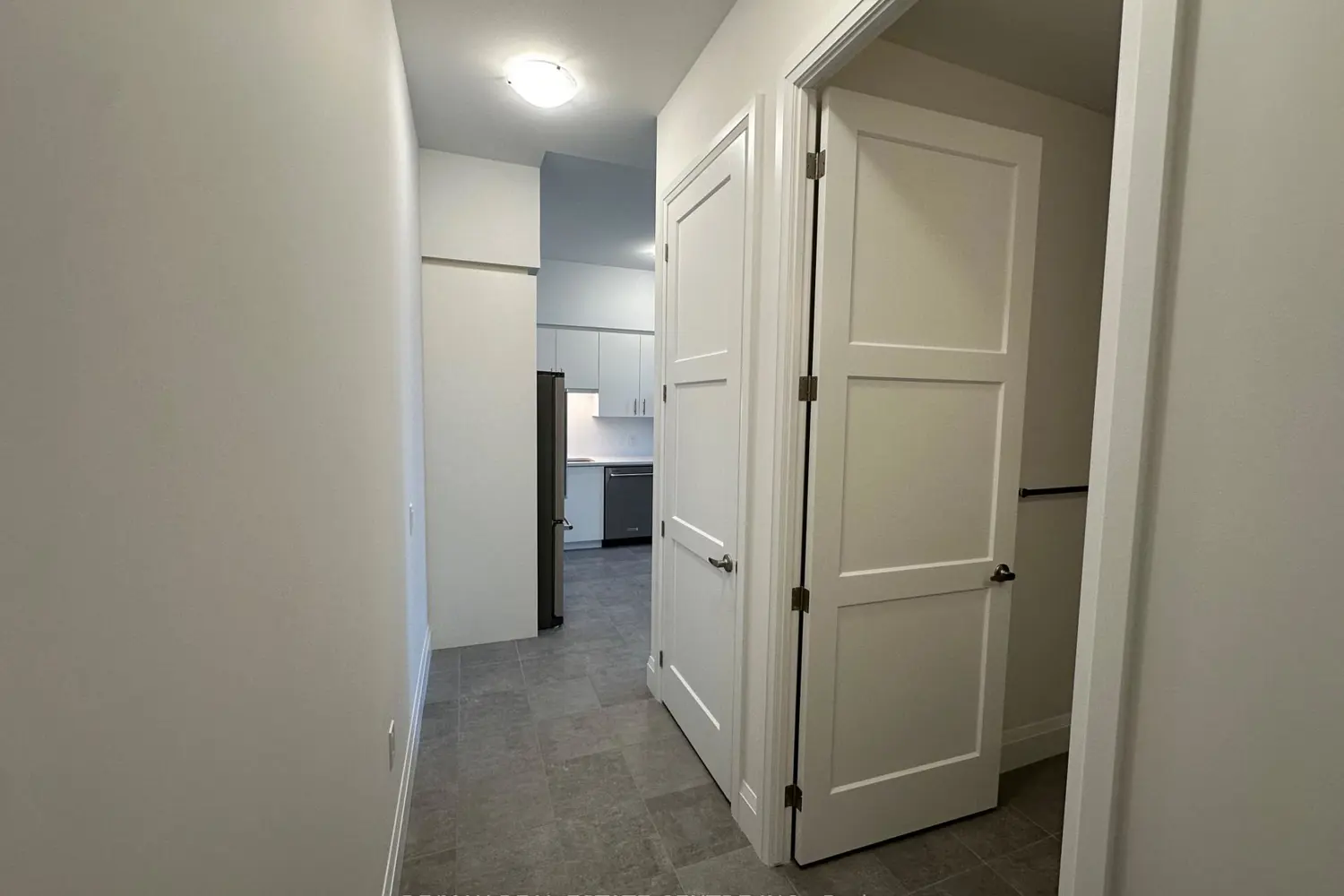 93 Arthur Street 1403 photo 3