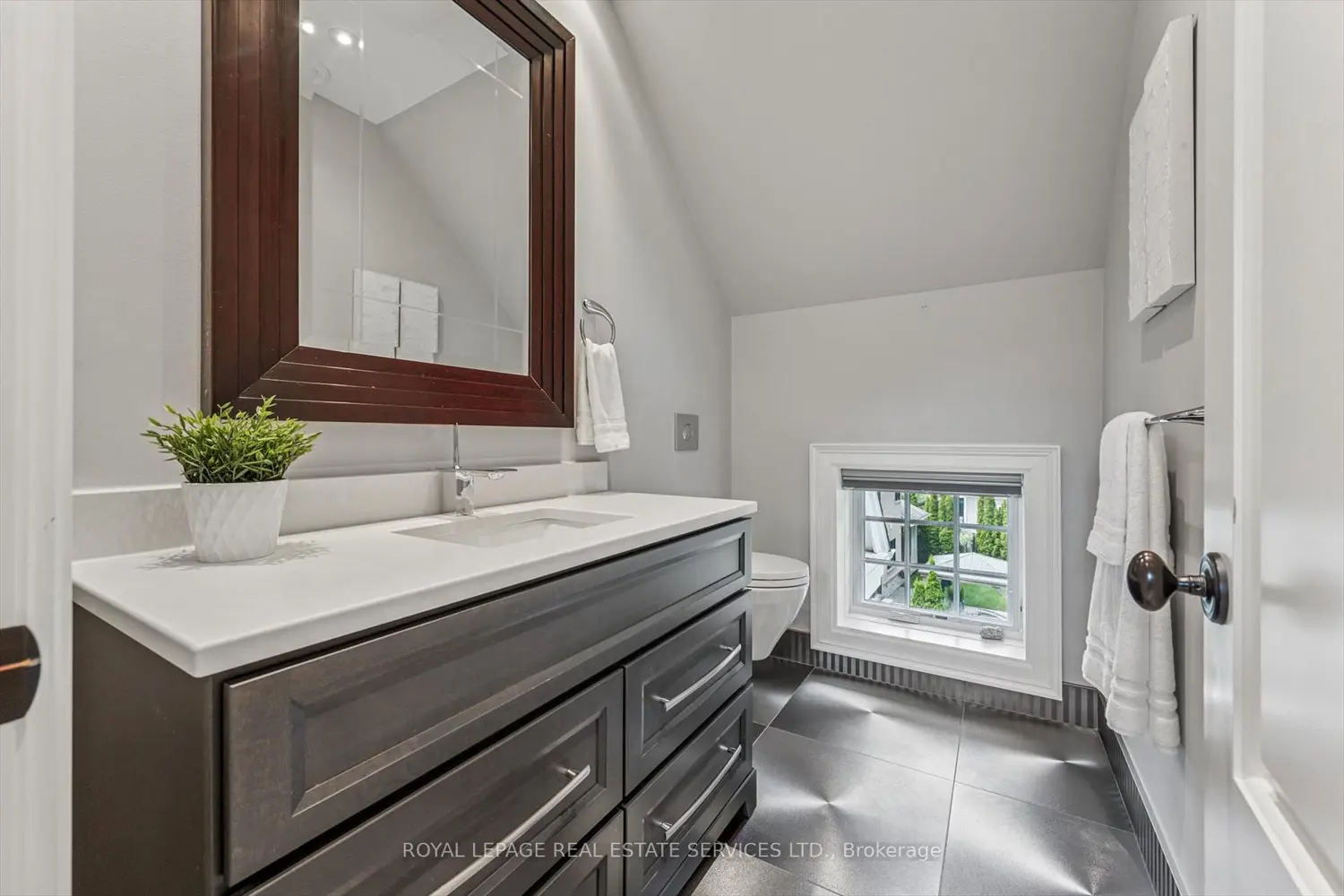 Additional image 15 of 335 Lakeshore Road