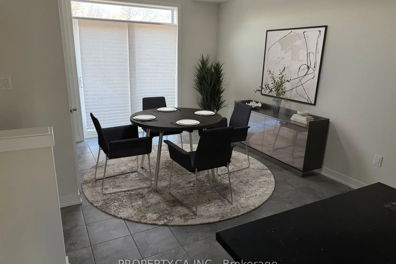 Additional image 5 of 590 North Service Road 9