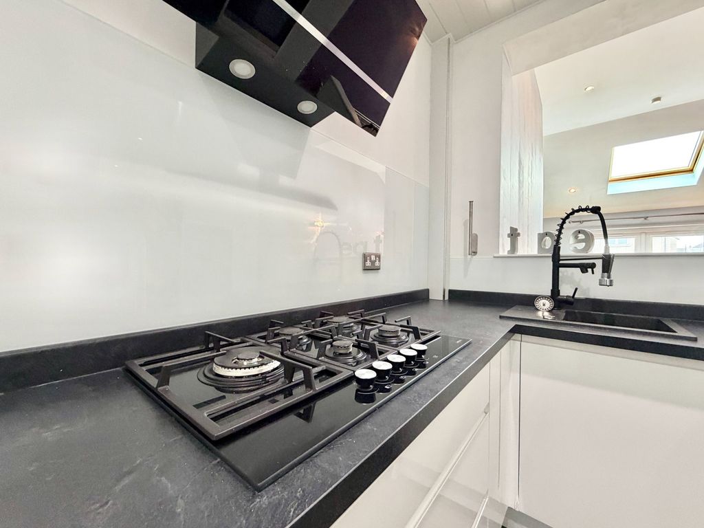 Additional image 8 of 3 bed flat for saleNewhouse Road, Grangemouth FK3