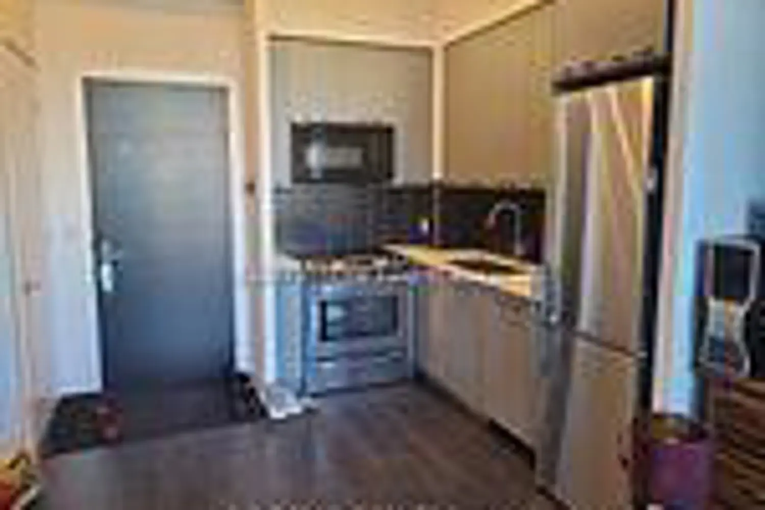 9471 Yonge Street photo 3