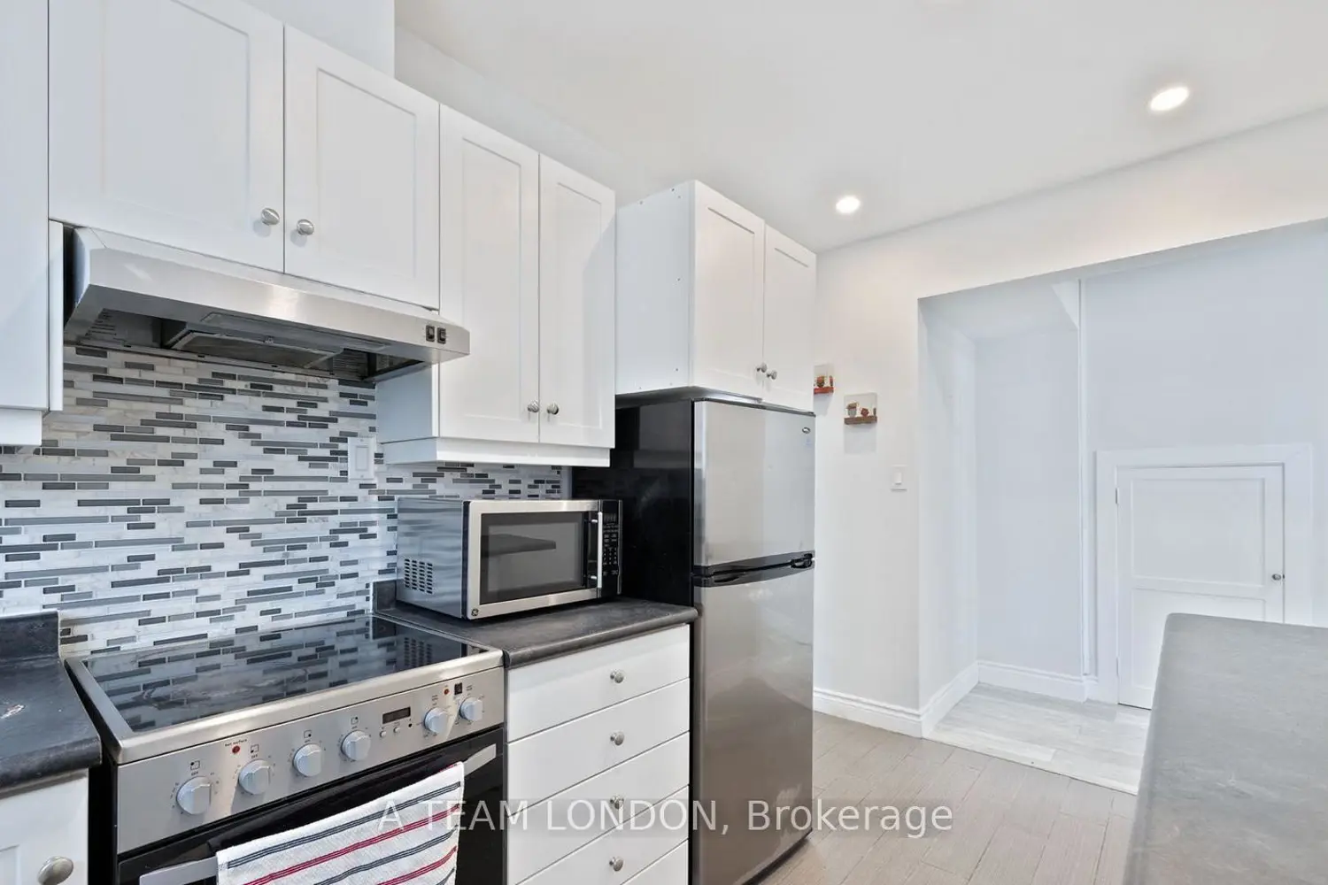 Additional image 8 of 389 Dufferin Avenue