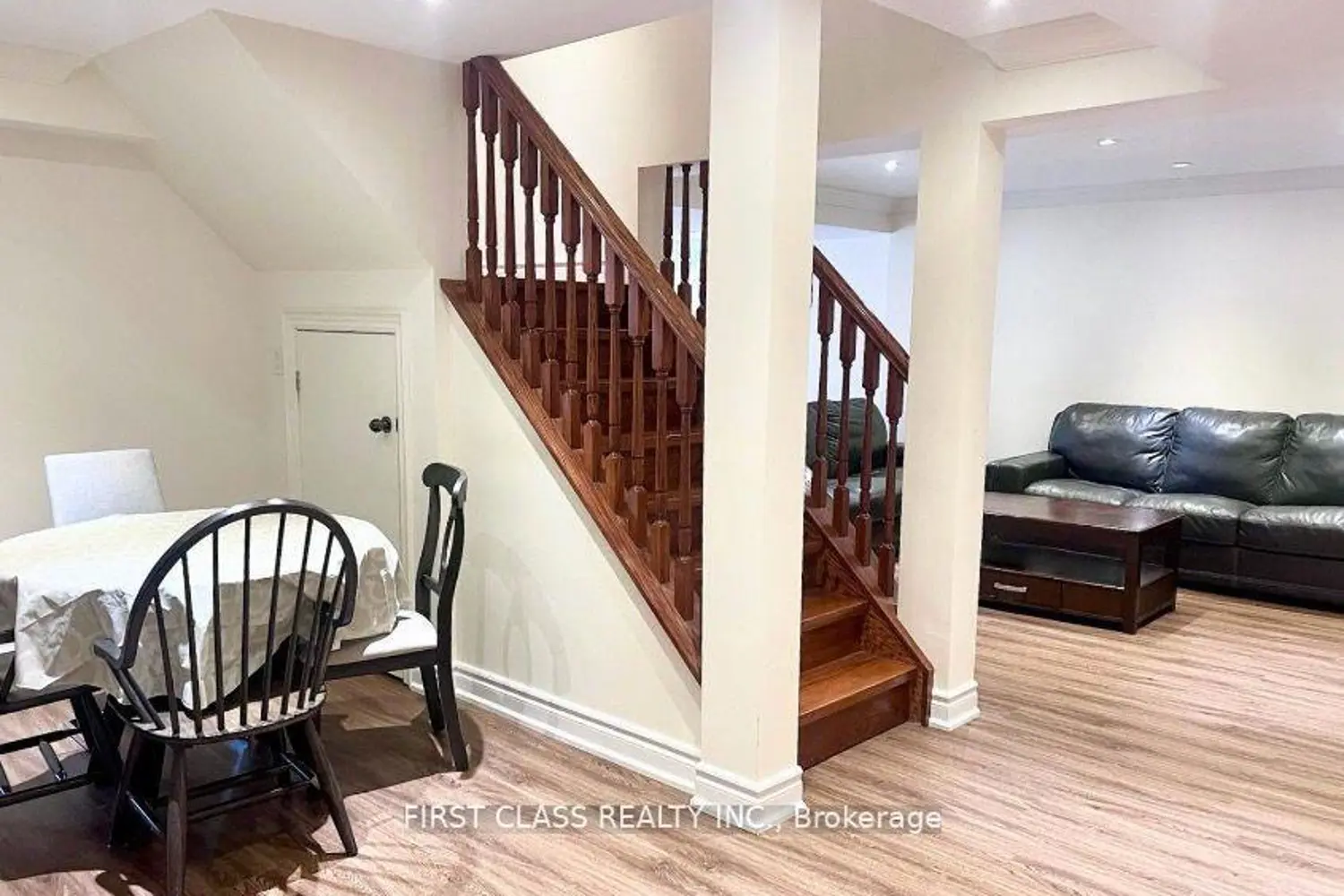 9 Wiley Avenue photo 4