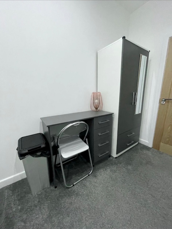 Additional image 3 of Studio Flat, Steel House Lane, B4, N1 7GU