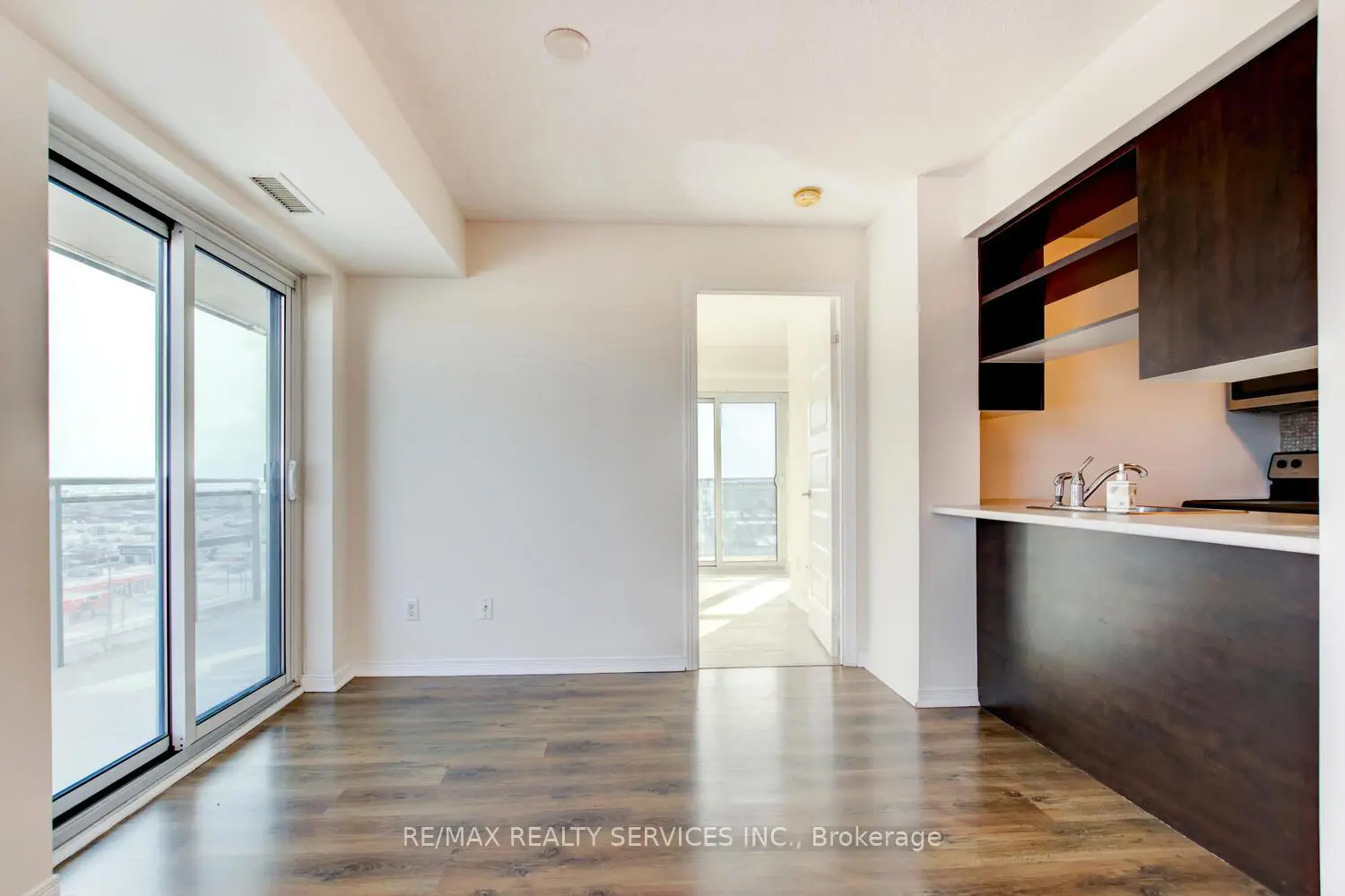 Additional image 10 of 215 Queen Street 1103