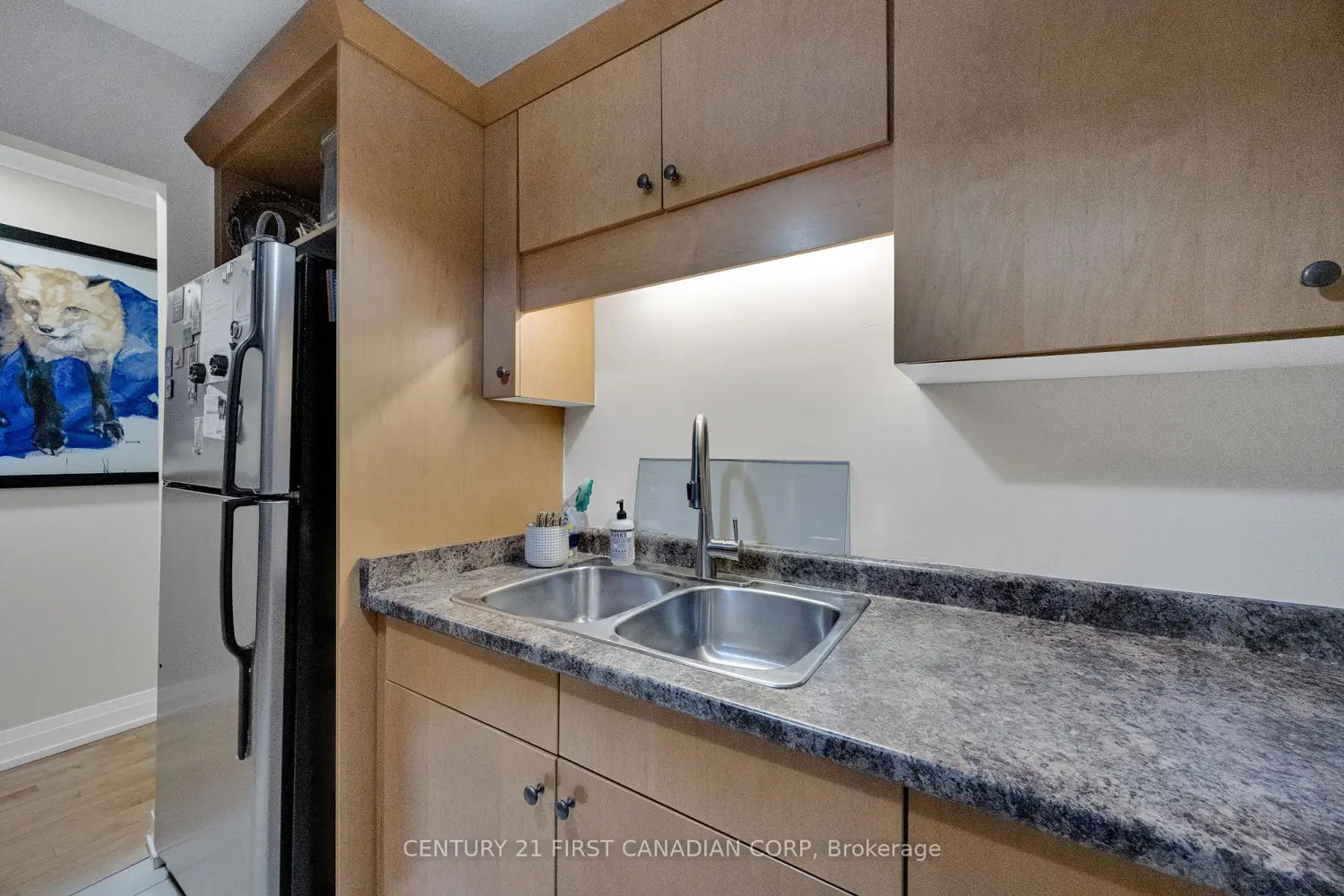 Additional image 11 of 275 Queens Avenue 202