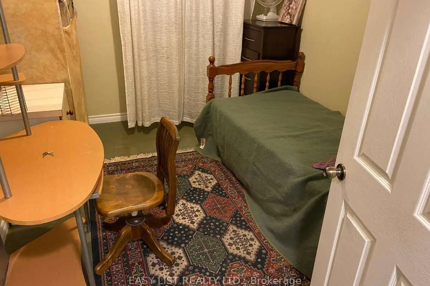 Additional image 11 of 10 Fairbank Avenue