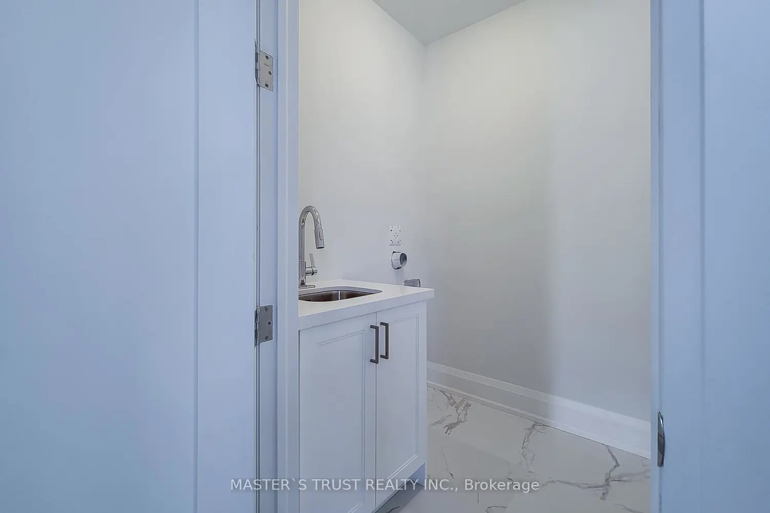 Additional image 16 of 325 Somme Street