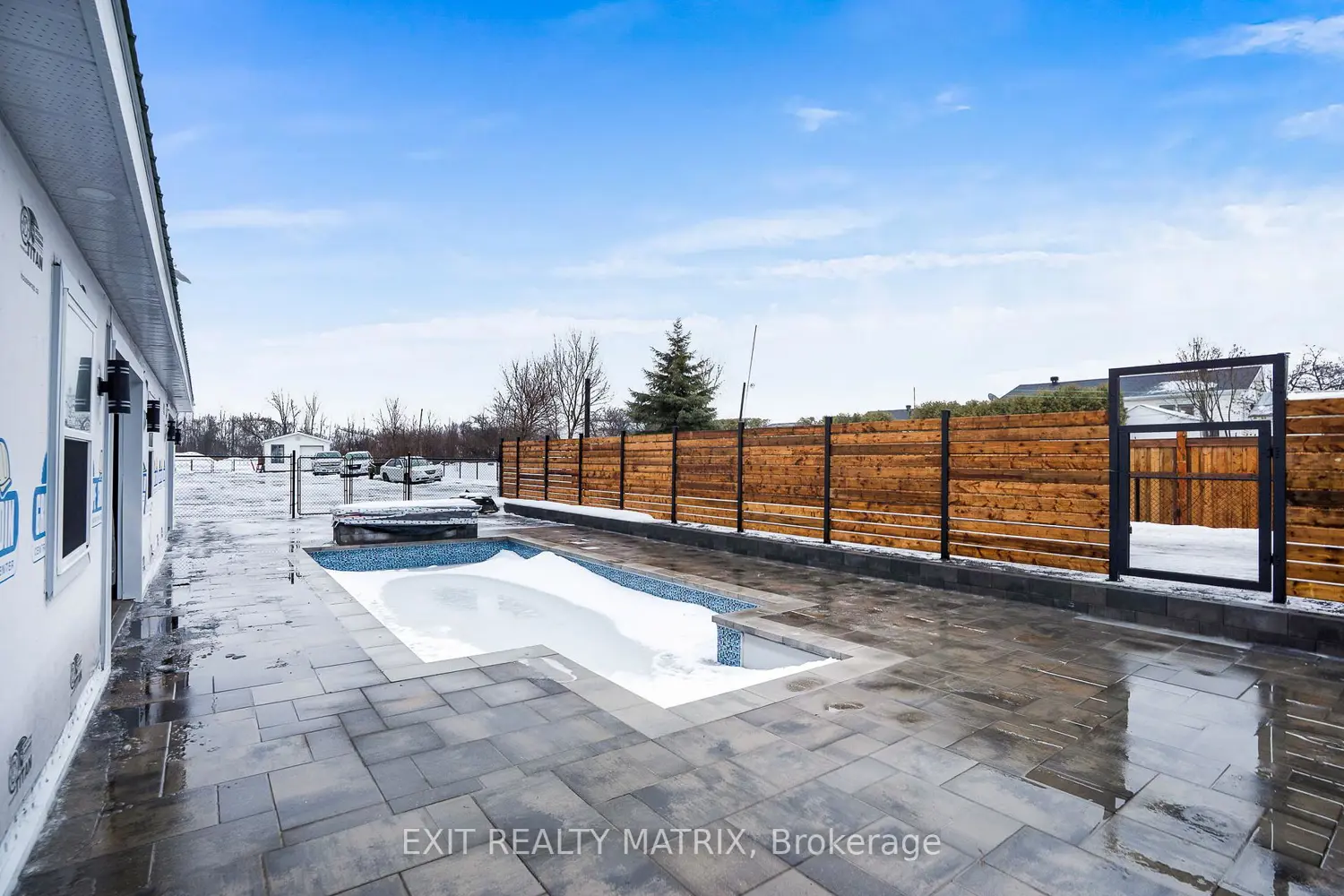 Additional image 16 of 213 Longueuil Street