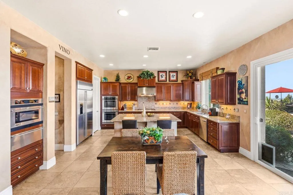 Additional image 7 of 7090 Corintia Street, Carlsbad, CA 92009