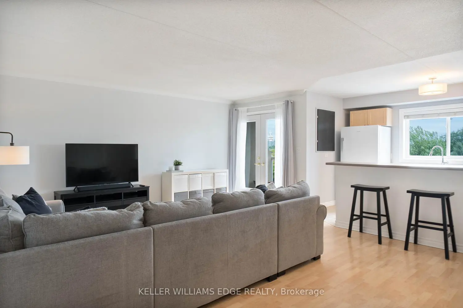 Additional image 5 of 4450 Fairview Street 304