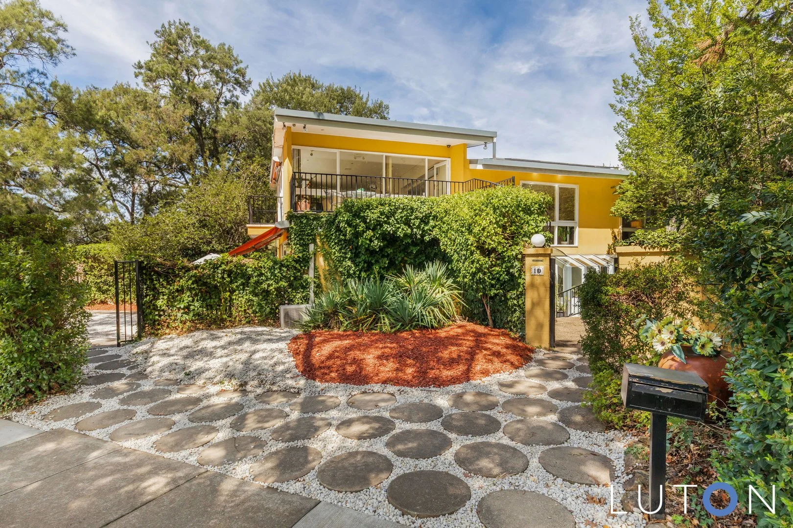 Additional image 2 of 10 Schlich Street, Yarralumla ACT 2600