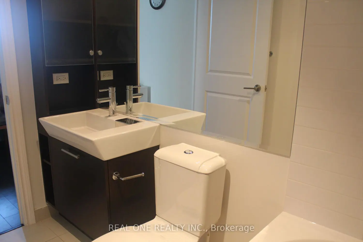 Additional image 14 of 386 Yonge Street 4010