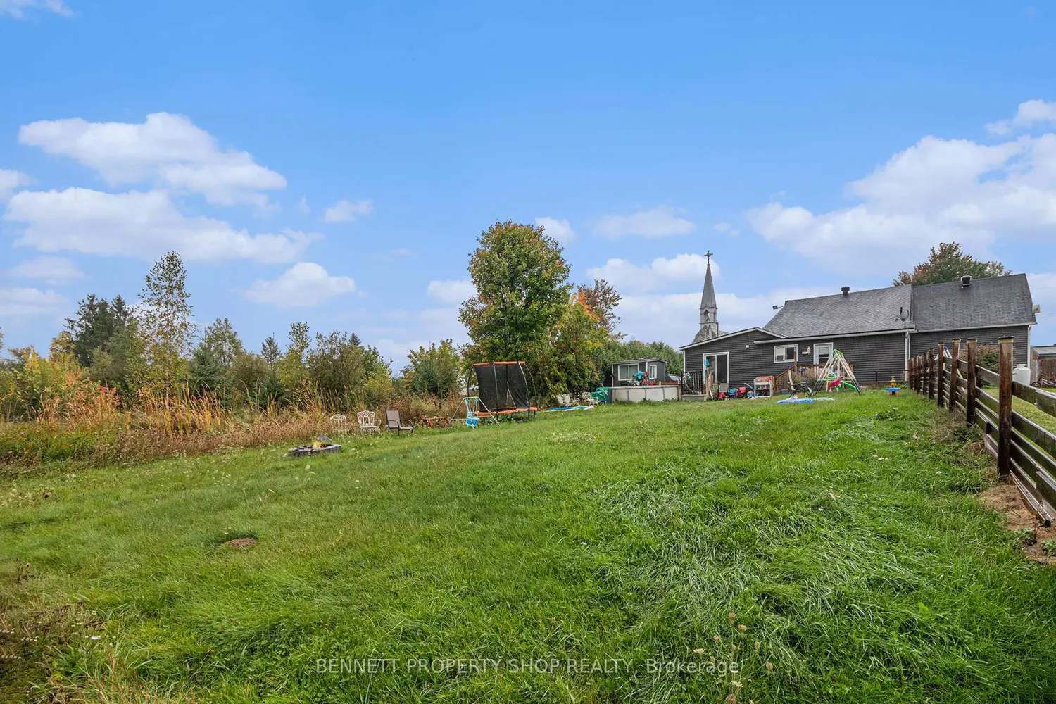 Additional image 15 of 2489 Du Lac Road