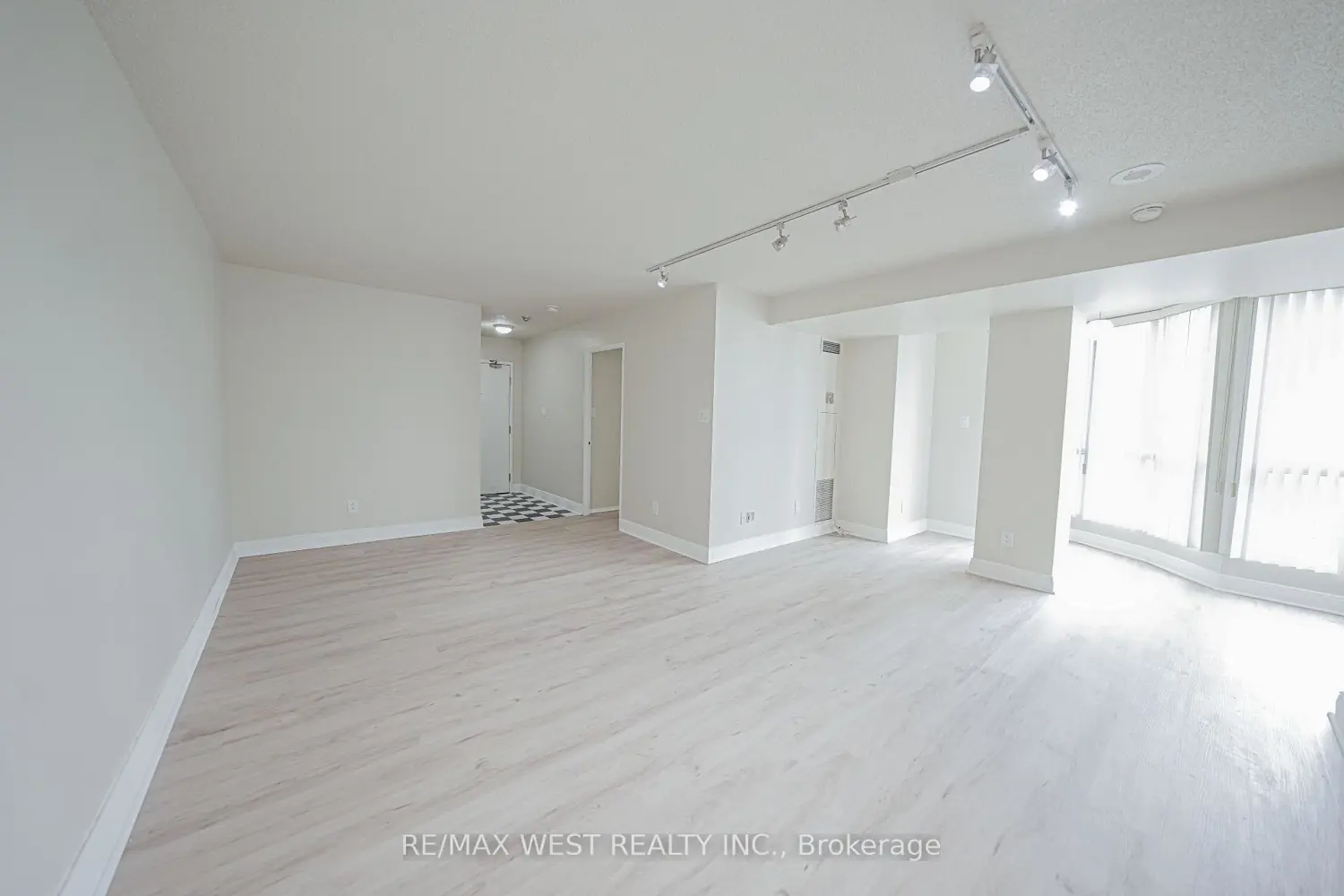Additional image 12 of 1470 Midland Avenue 608