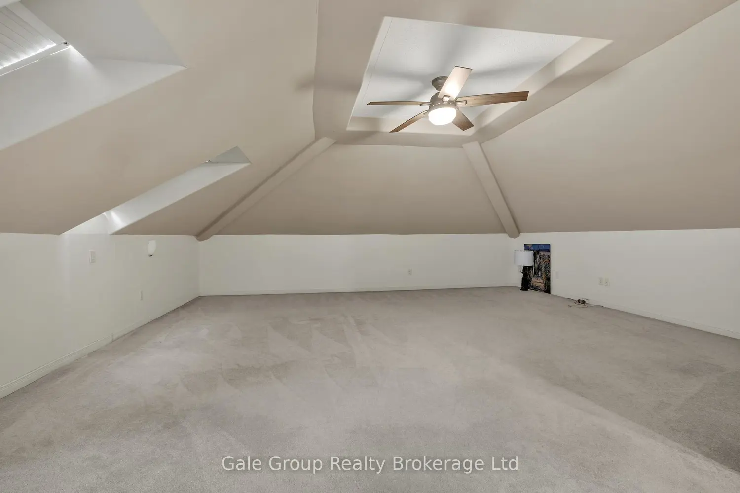 Additional image 17 of 77 Light Street