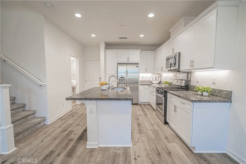 Additional image 15 of 28706 Jardineras Dr, Valencia, CA 91354