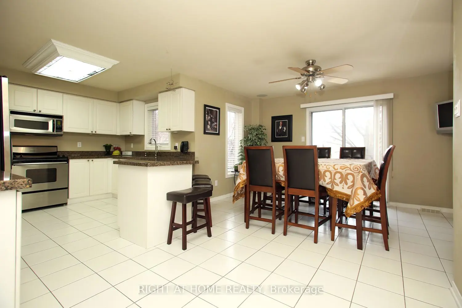 6 Coldstream Crescent photo 4
