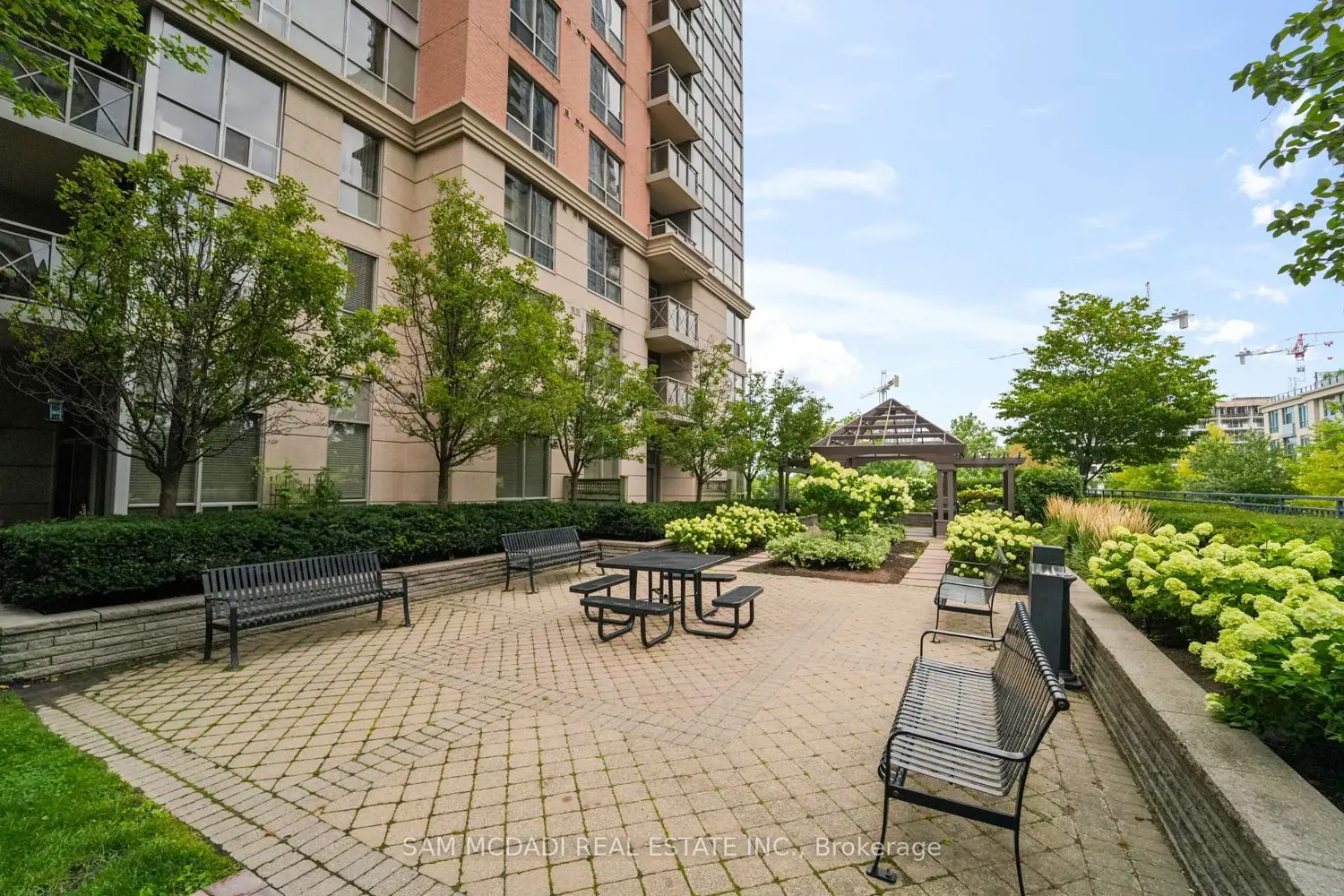 Additional image 18 of 5229 Dundas Street 2002