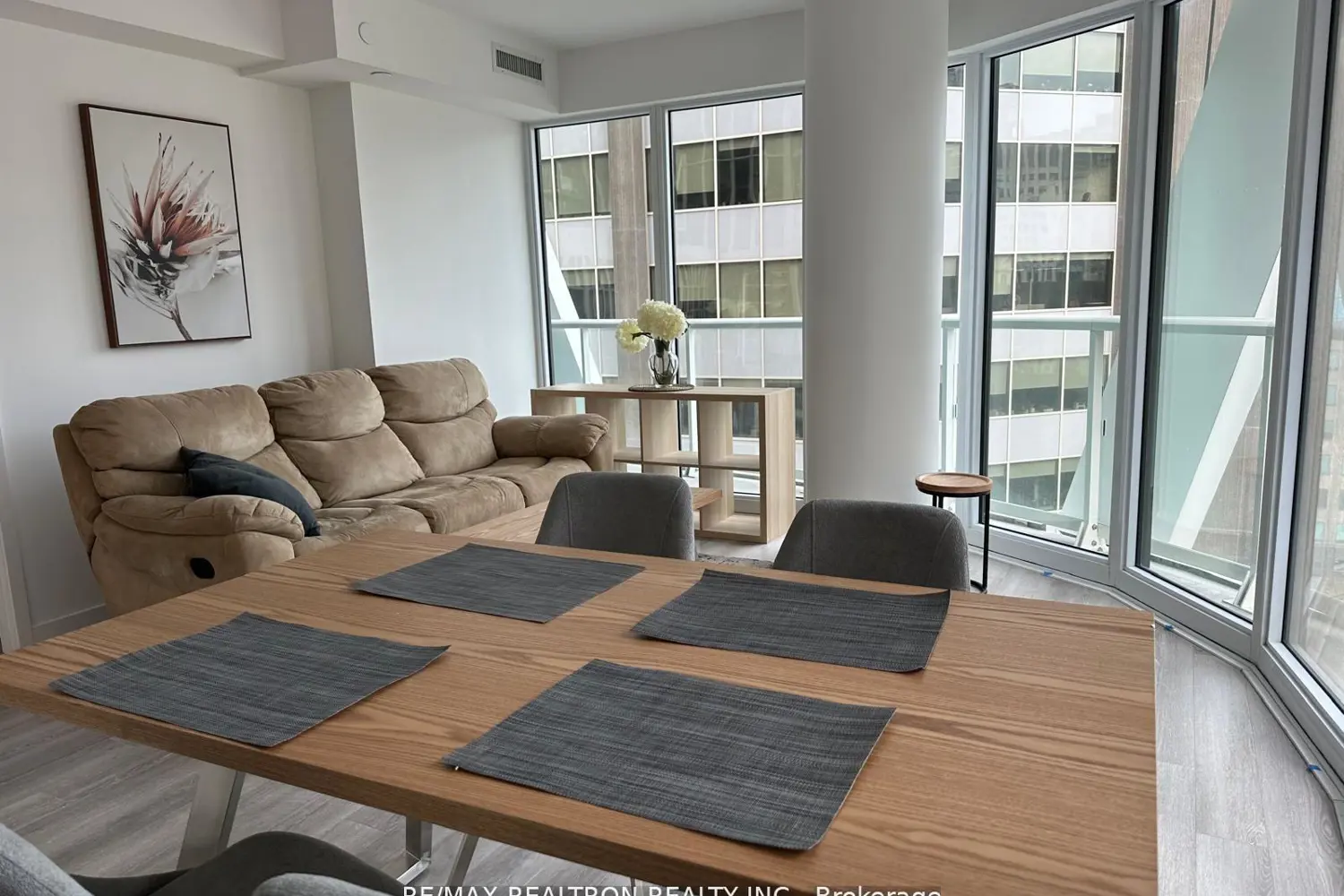 Additional image 4 of 230 Simcoe Street 926