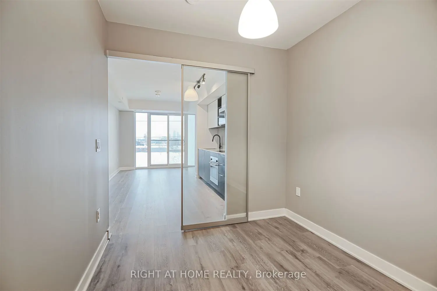 Additional image 14 of 36 Zorra Street 421
