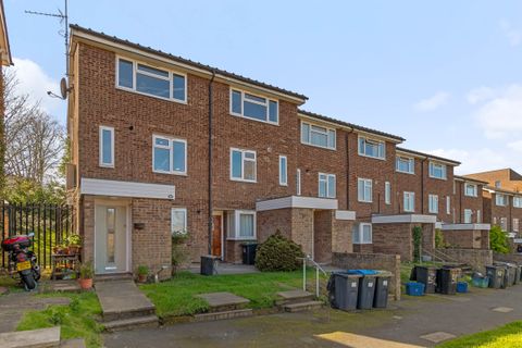Ravensdale Gardens, Crystal Palace, London, Greater London SE19