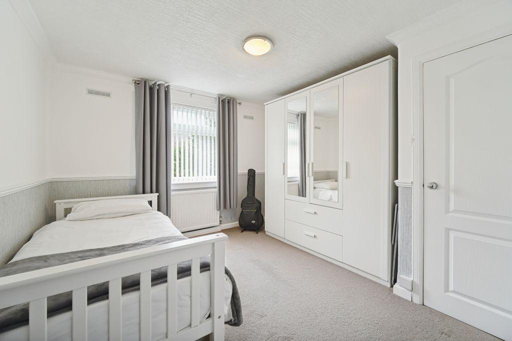 Additional image 10 of 2 bed flat for saleAlbert Avenue, Grangemouth FK3