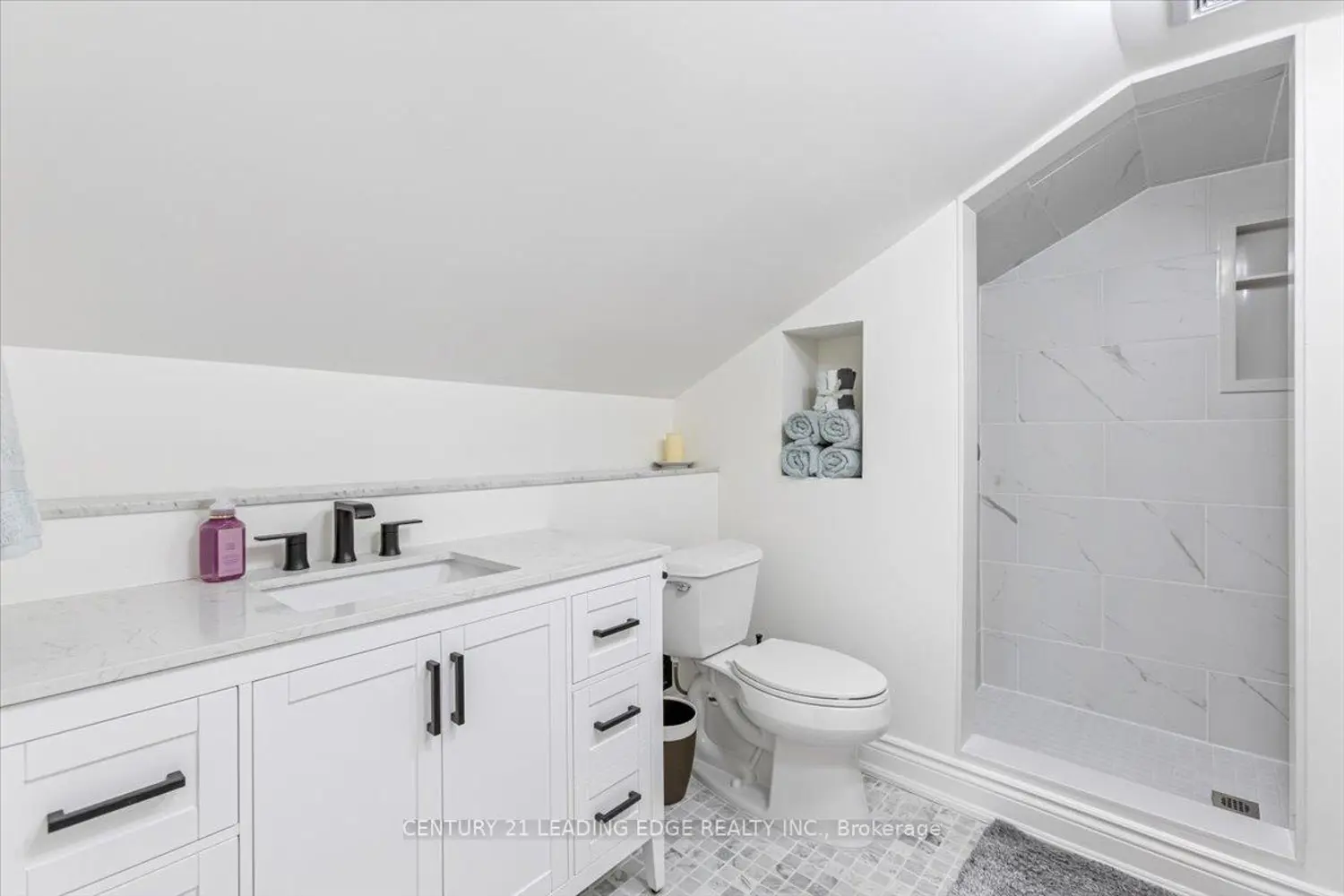 Additional image 17 of 14 Alexander Hunter Place