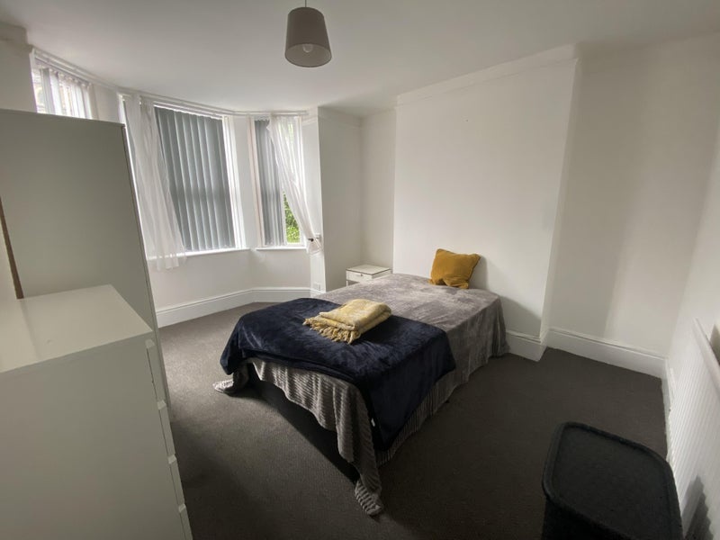 5 Bed Terraced House, Liverpool St, M5, N1 7GU