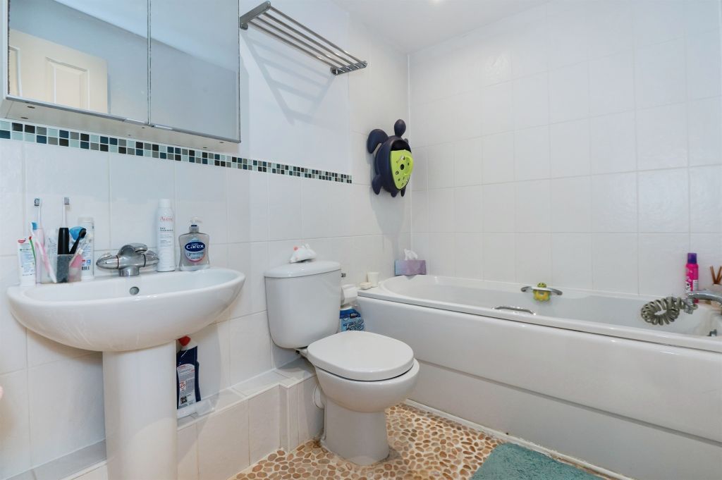 Additional image 14 of 3 bed terraced house for saleMescott Meadows, Hedge End, Southampton SO30